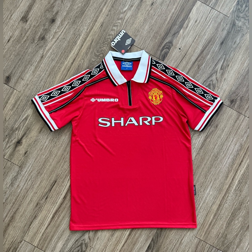 Manchester United Home Retro Soccer Shirt 
98/99